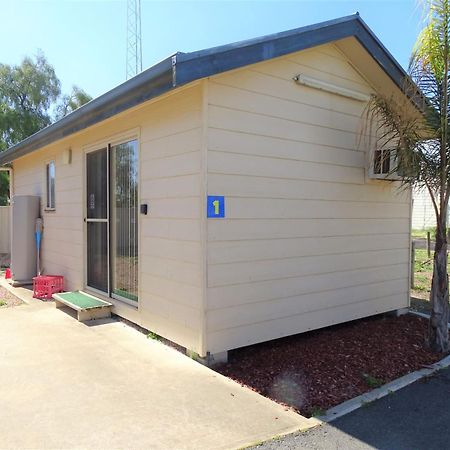 במוטל Port Moonta Moonta Bay Cabins מראה חיצוני תמונה