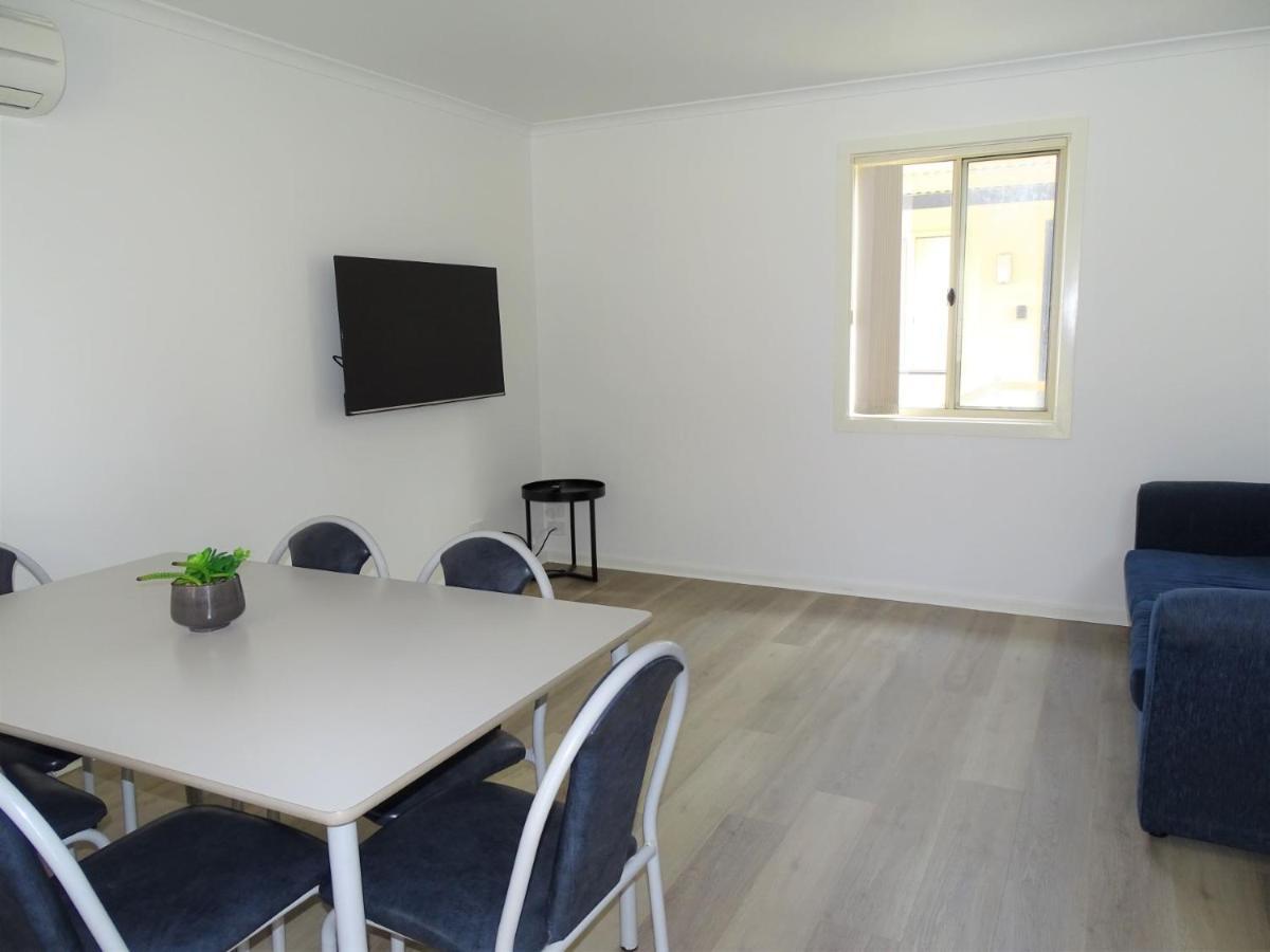 במוטל Port Moonta Moonta Bay Cabins מראה חיצוני תמונה