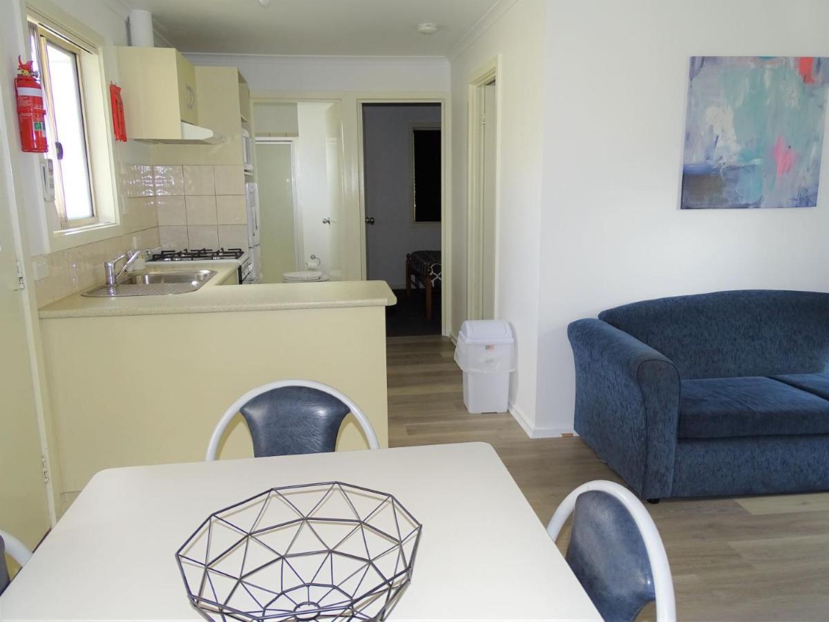 במוטל Port Moonta Moonta Bay Cabins מראה חיצוני תמונה