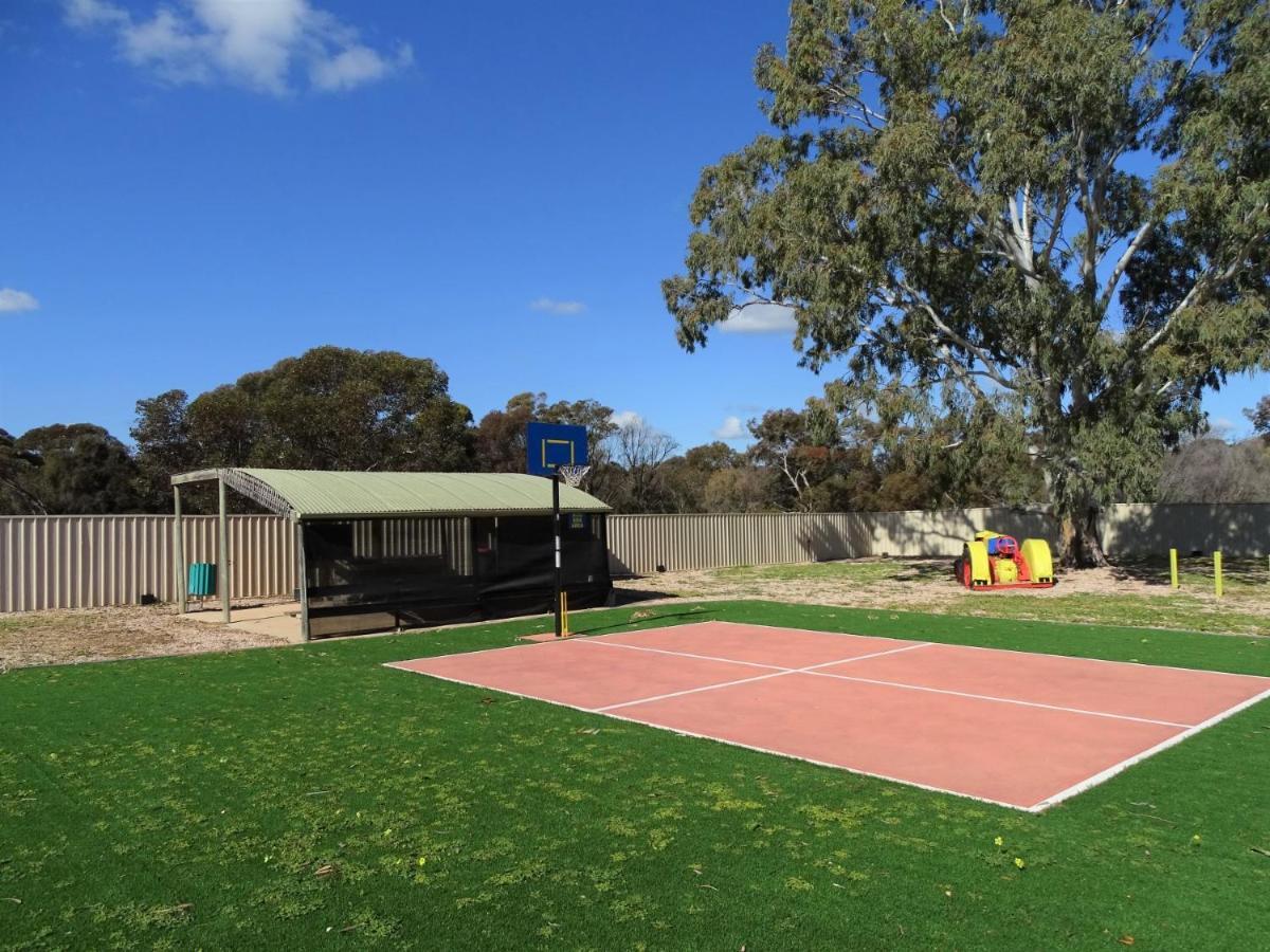 במוטל Port Moonta Moonta Bay Cabins מראה חיצוני תמונה